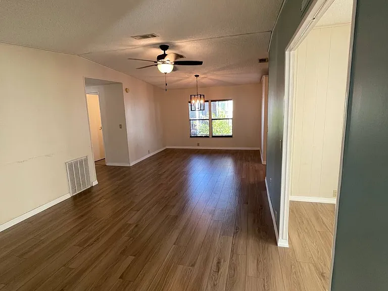 407 Whisper Oaks Dr #407 — Photo 33