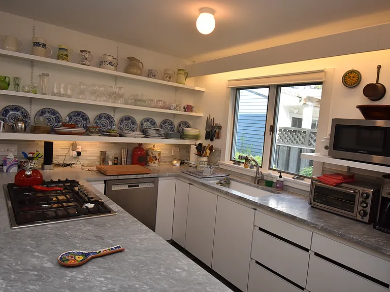 15 Trumbull St — Photo 5