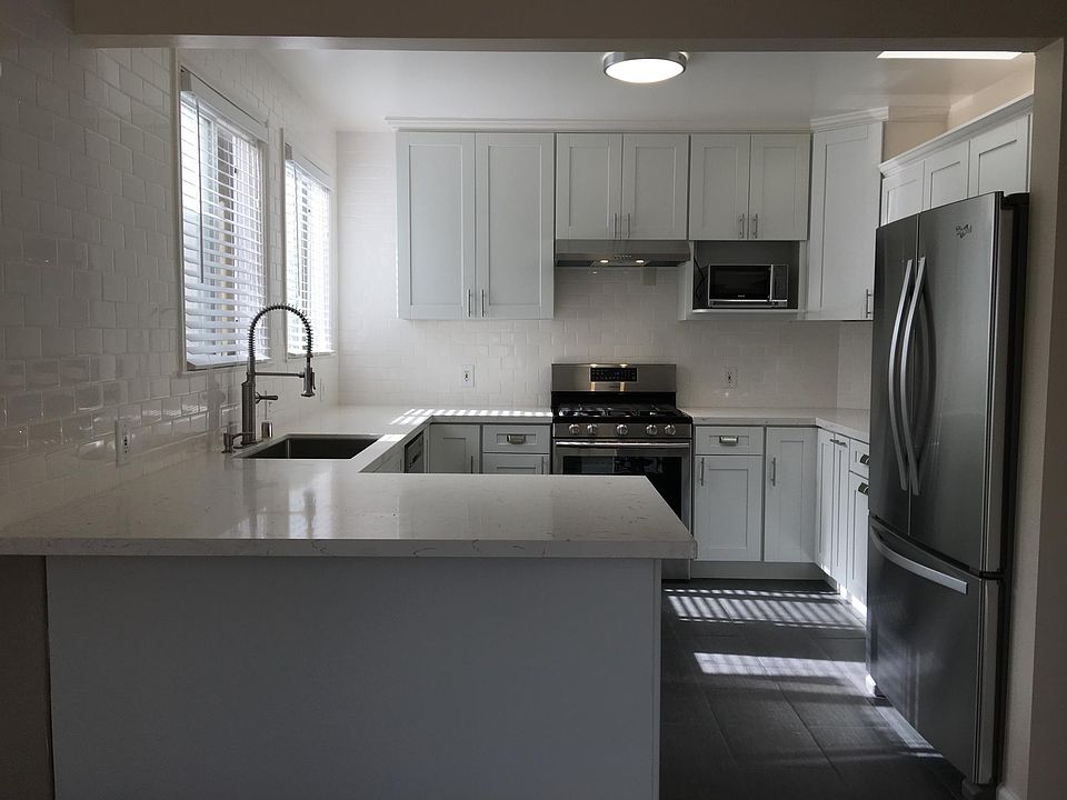 1st image of 408 Quintara St