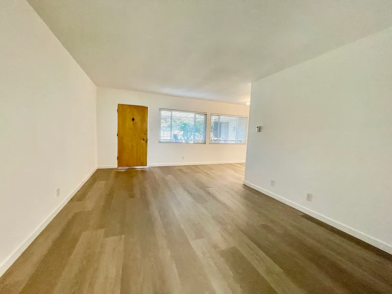1311 N Fairfax Ave #18 — Photo 8