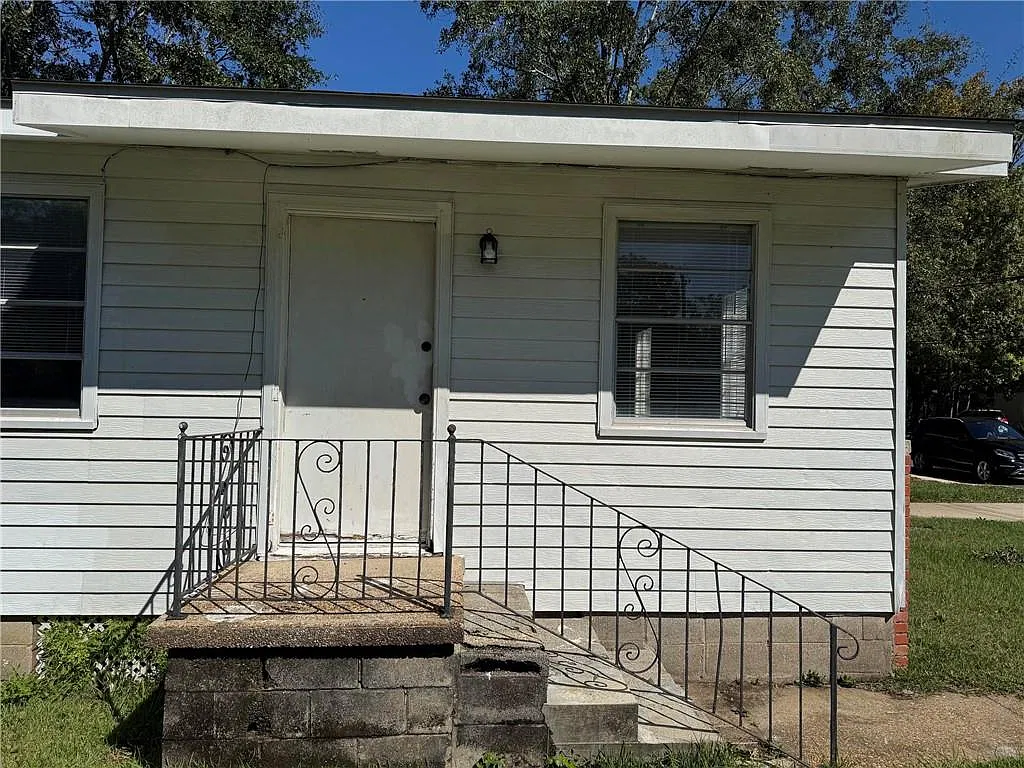 3 bed, 1.0 bath, 864 sqft, $1,250 — Photo 4
