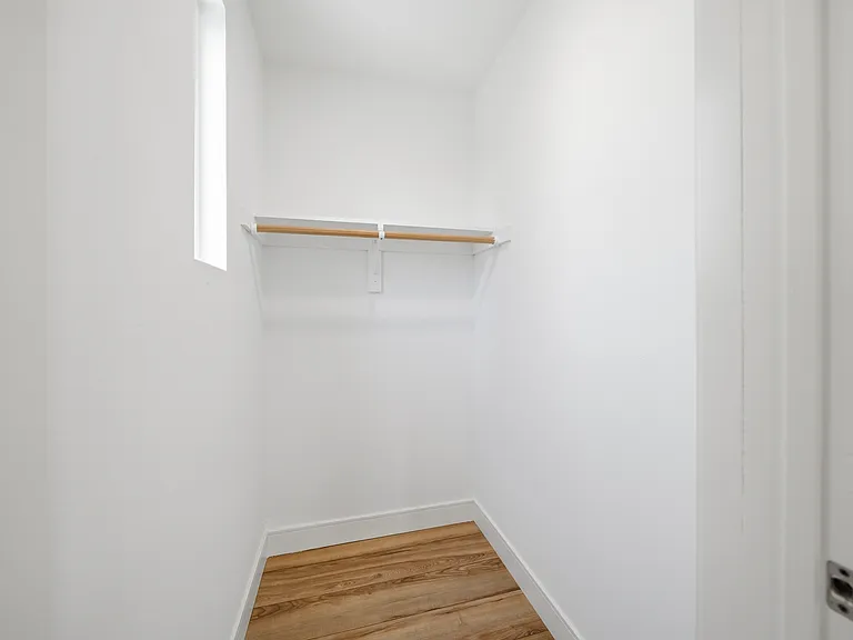 1235 1/2 W 39th Pl — Photo 6