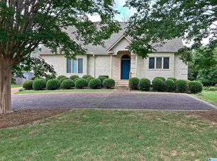 2528 Crossgate Pl, Vestavia, AL 35216