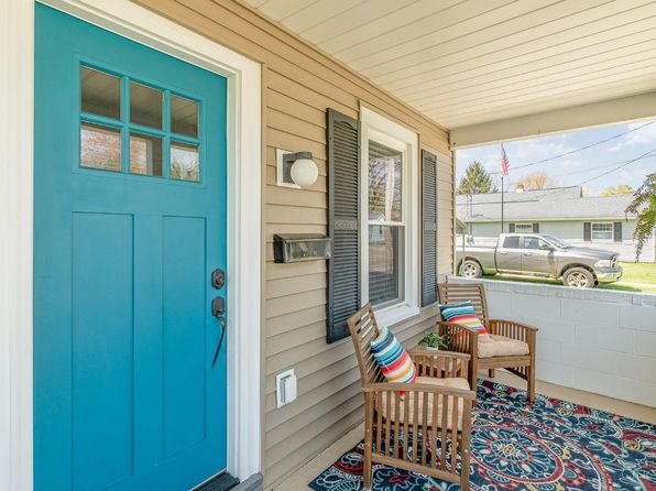 299 E Plane St, Bethel, OH 45106