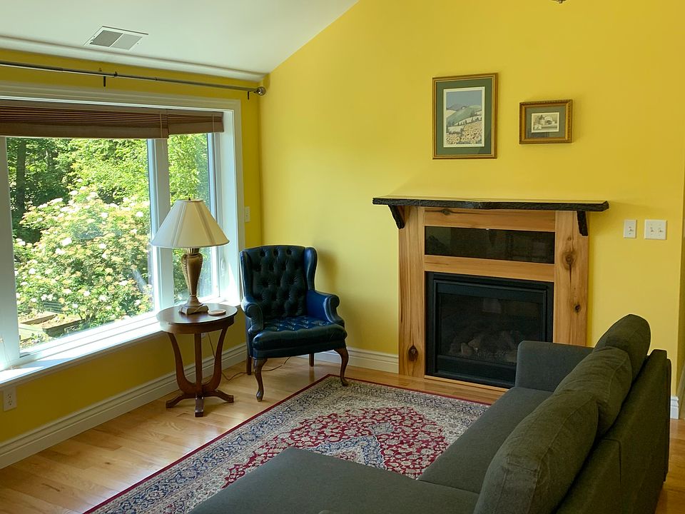 Living room with fireplace