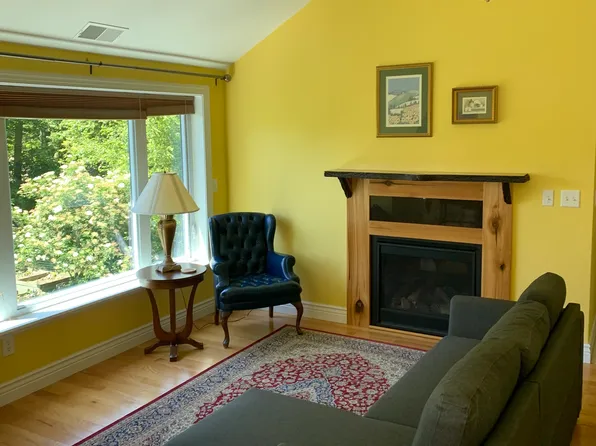 5000 Scottdale Rd, Saint Joseph, MI 49085