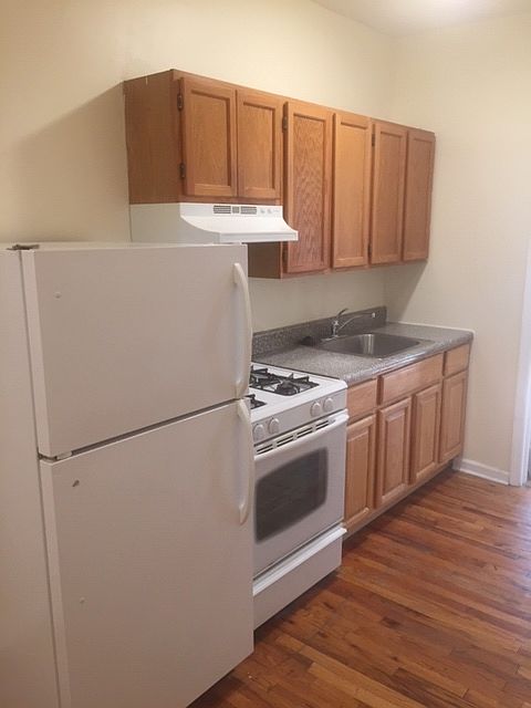 1st image of 550 11th St APT 1L