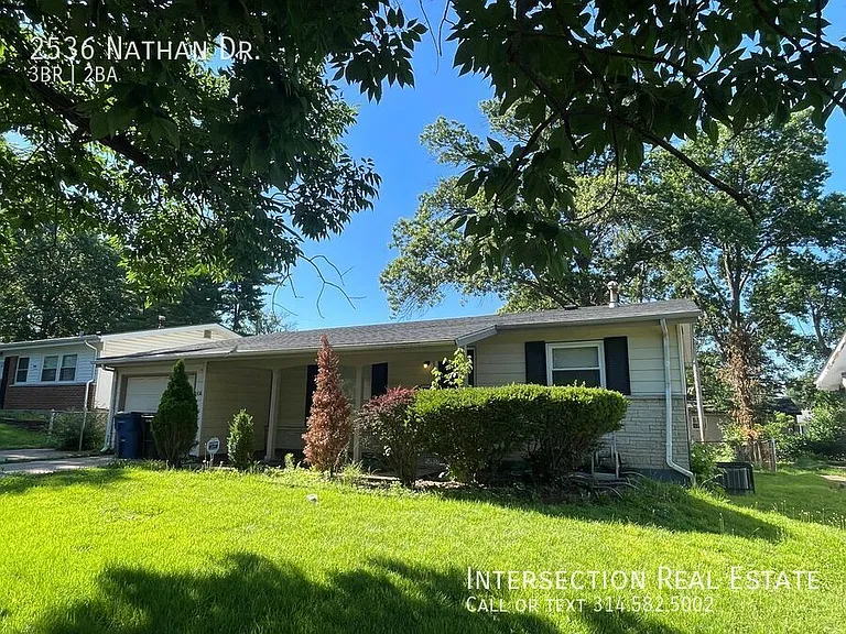 2536 Nathan Dr — Photo 2
