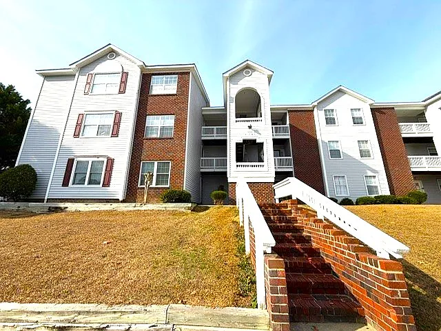 300 Waterdown Dr #5
