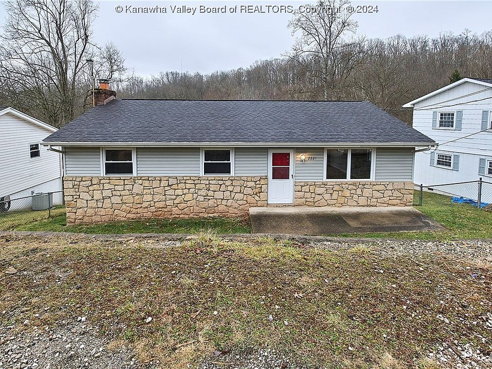 1st image of 2221 Lilly Dr