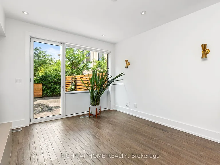 66 Havelock St #11 — Photo 11