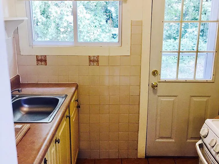 1514 N Wayne Rd — Photo 2