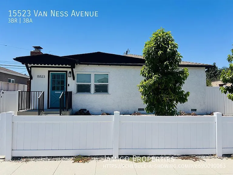 15523 Van Ness Ave — Photo 1