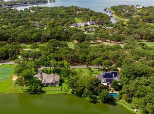 227 Colonial Dr, Mabank, TX 75156