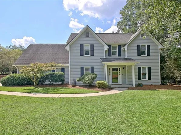 250 E Crestwood Rd, Tyrone, GA 30290
