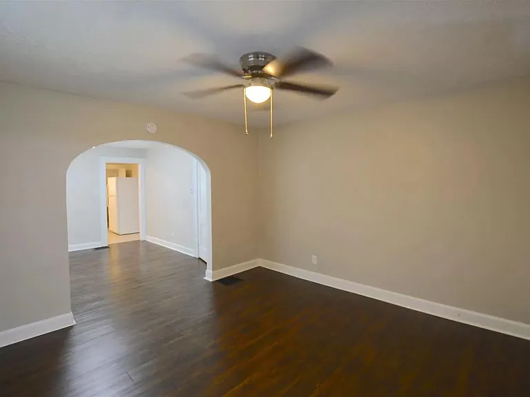 1548 Leonard St — Photo 4