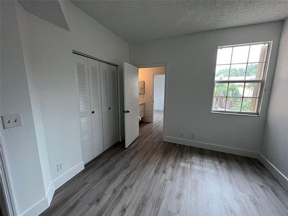3rd image of 1411 Barcelona Way #1A