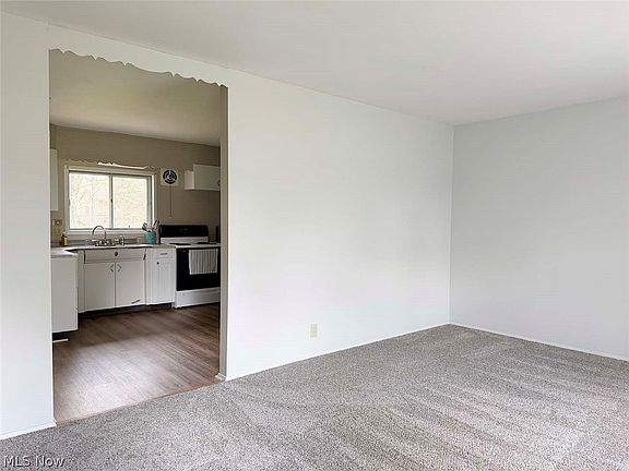 4th image of 421 Linwood Dr