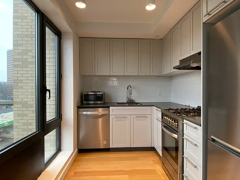 150 Union Ave #3H — Photo 7