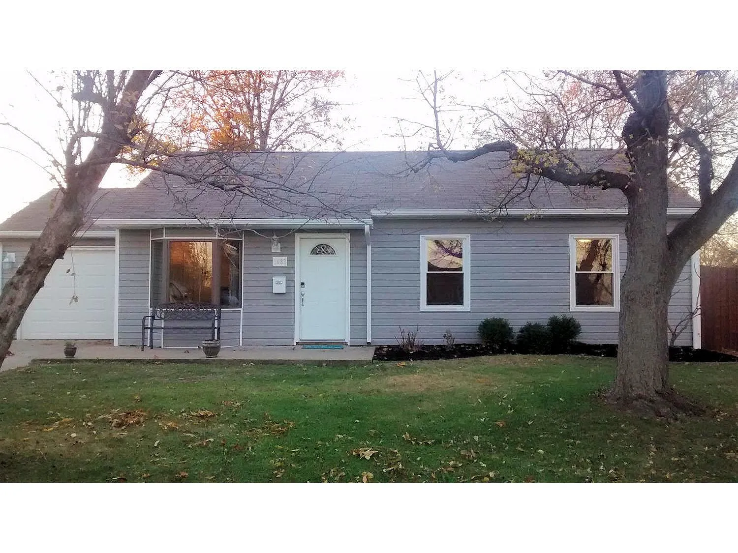 1083 Olympia Dr photo 1