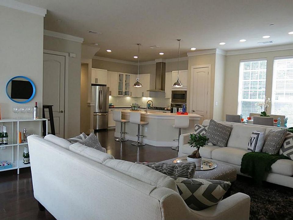 1st image of 3218 Las Palmas St