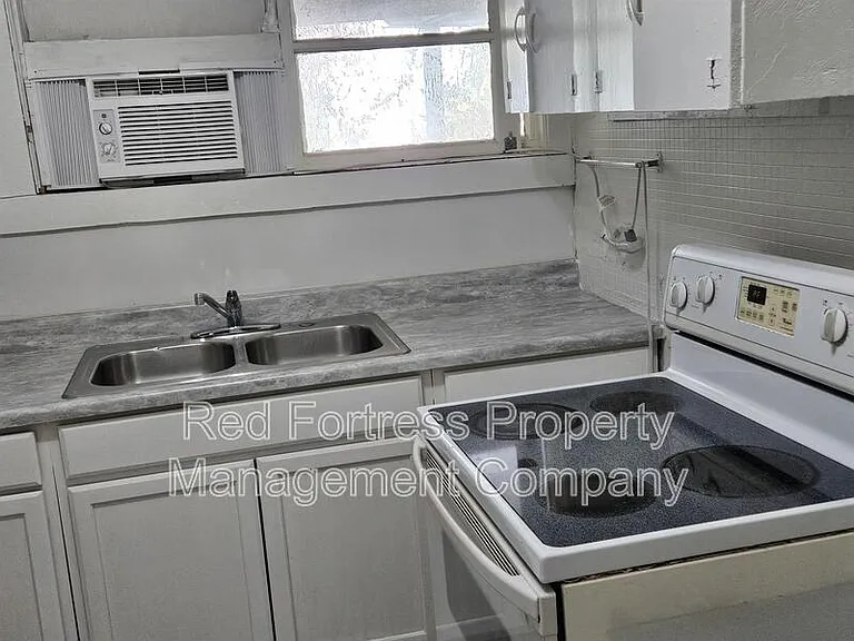 3810 Desoto Ave #A — Photo 3