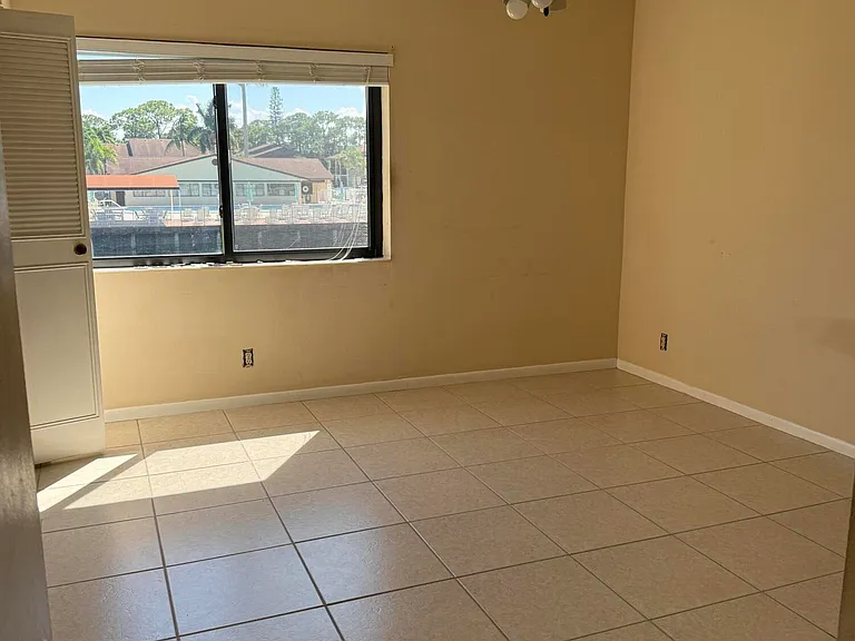 211 Pine Hov Cir #A-2 — Photo 8