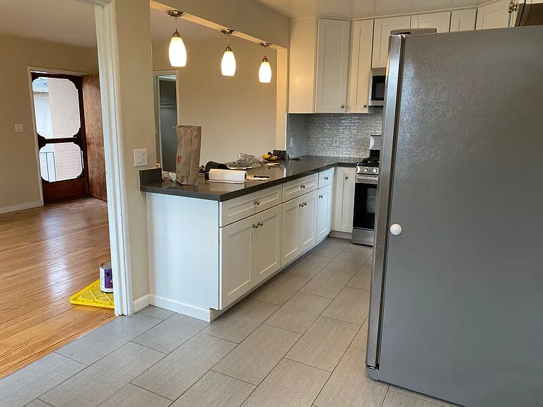 619 Poirier St — Photo 11