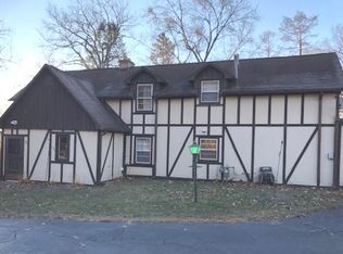 11 Crestview Dr, Ingleside, IL 60041