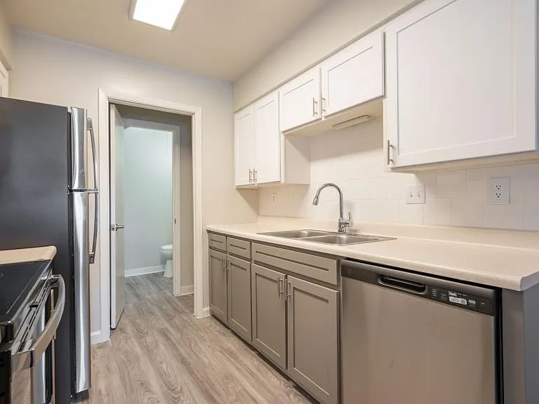 7100 Natalie Ave NE — Photo 5