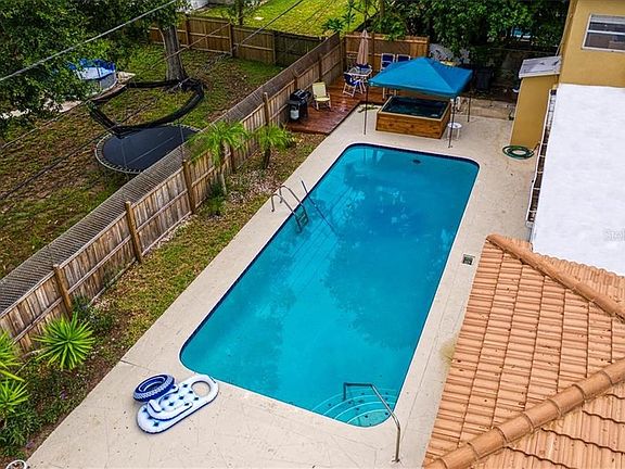 5th image of 1419 Carlos Ave