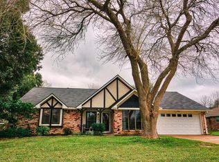 1402 Tracye Lee Dr, Brenham, TX 77833