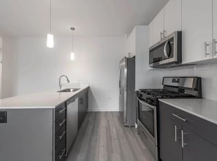 10 North Main, Mount Prospect, IL 60056