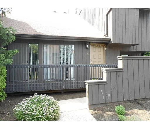 544 Westgate Dr photo 1