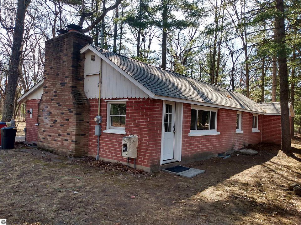 84 N Imperial Dr, Tawas City, MI 48763 Zillow