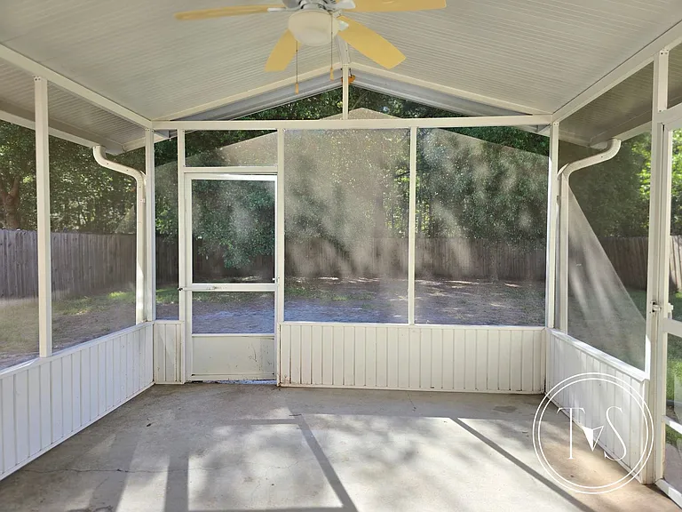 139 Wax Myrtle Ct — Photo 11
