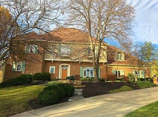 9848 Meadow Bluff Ln, Cincinnati, OH
