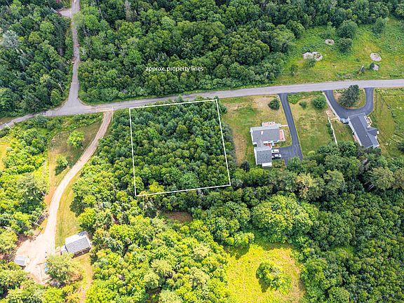 5th image of 10 Spruce Knoll Lane