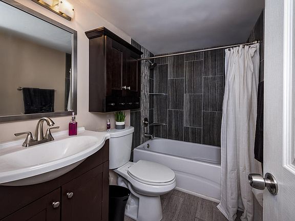 4th image of 3314 N 68th St Unit 223