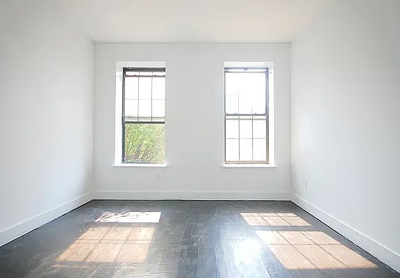 5th image of 304 Throop Ave #2
