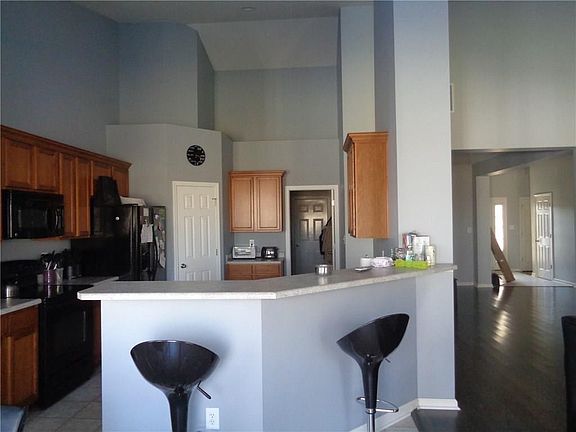 3rd image of 7850 Bombay Ln