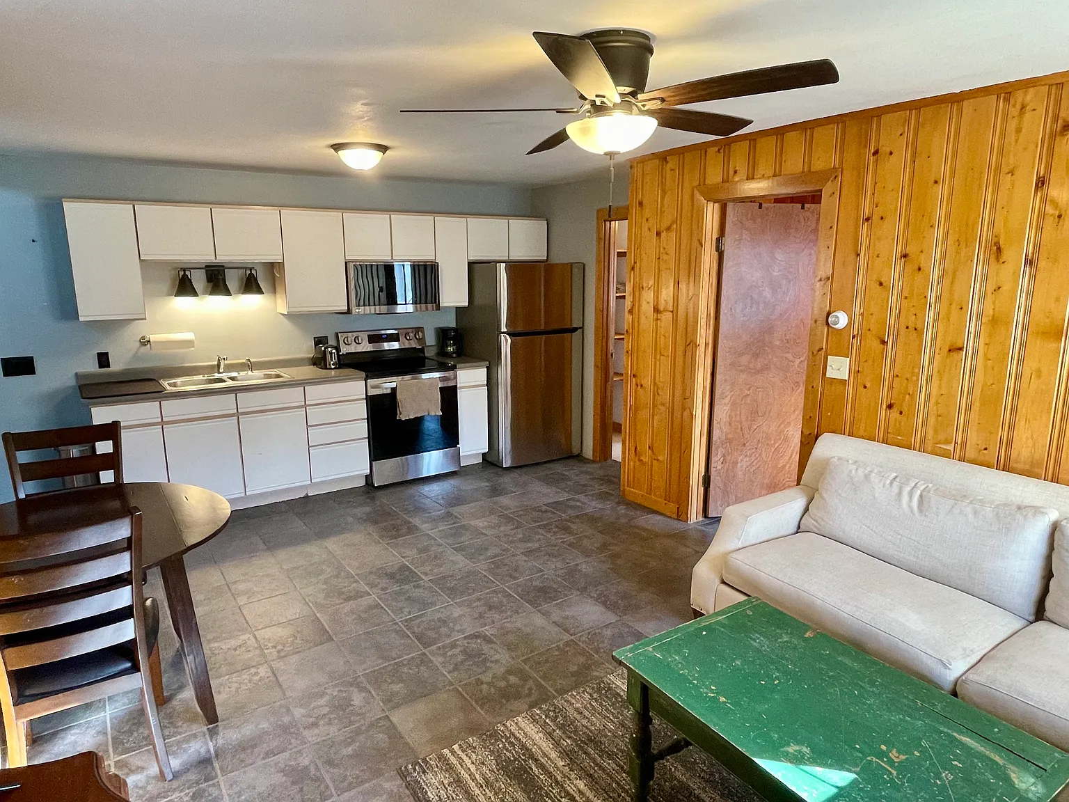 347 S 4th St — Photo 4