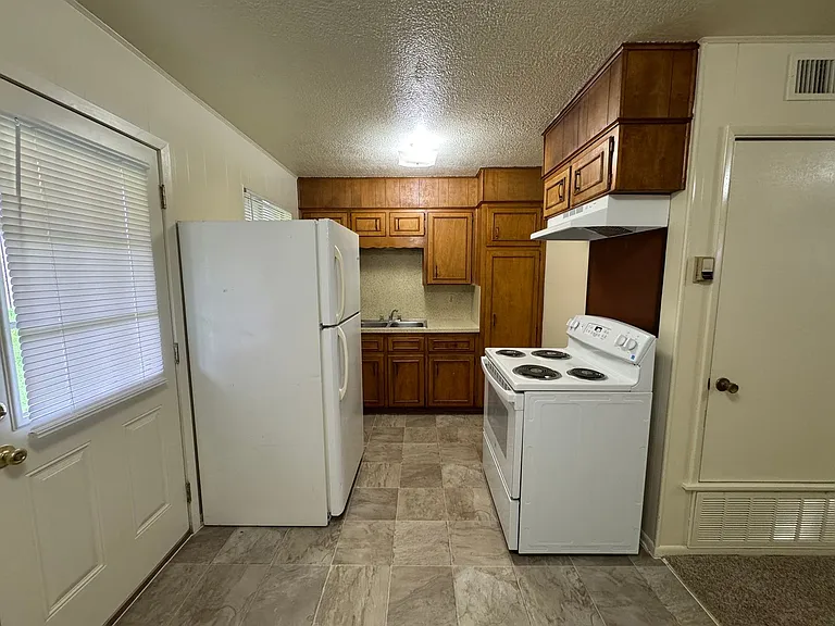 808 Safady Ave — Photo 15