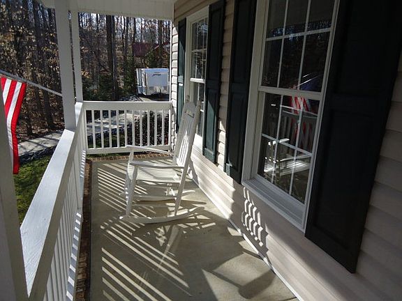 3rd image of 293 Seven Creeks Dr