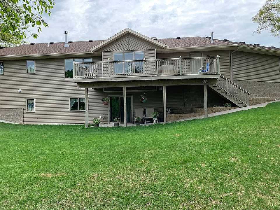2nd image of 15019 Pondview Dr