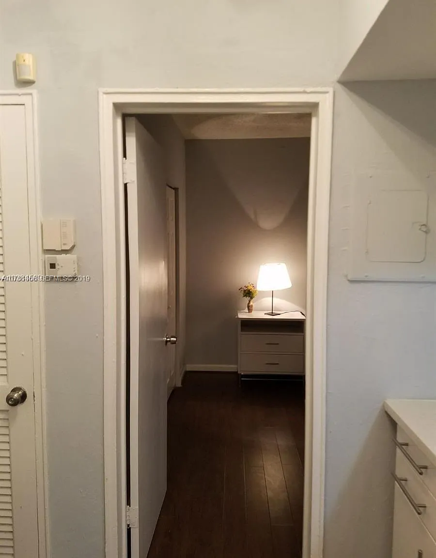 1 bed, 428 sqft, $1,825 — Photo 2