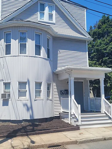 17 Hinckley St Photo 1
