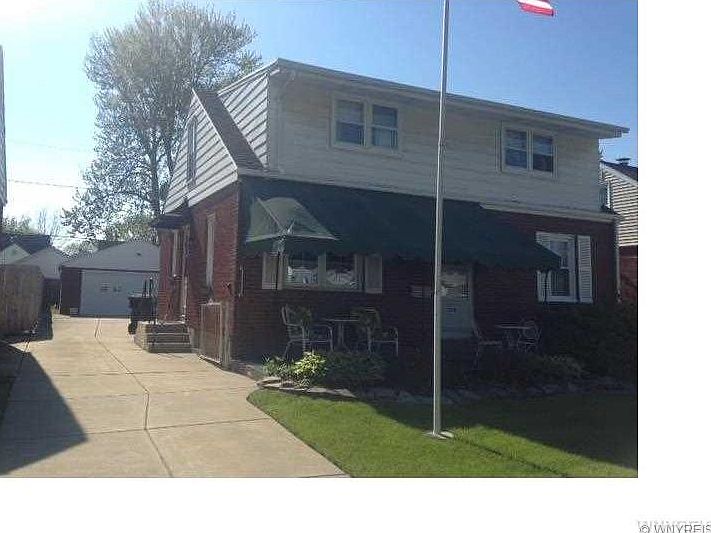 1st image of 256 Wellington Ave