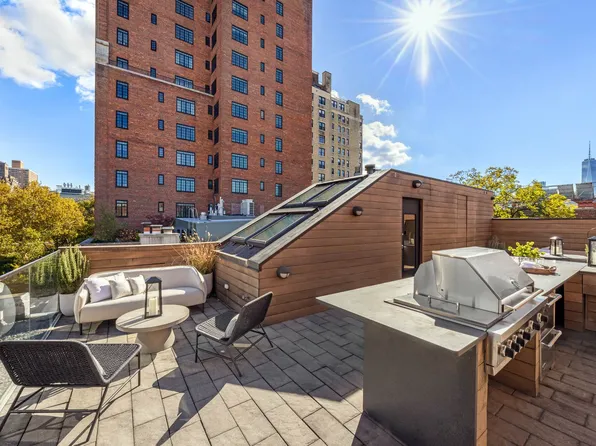 80 Washington Place image 20 of 26