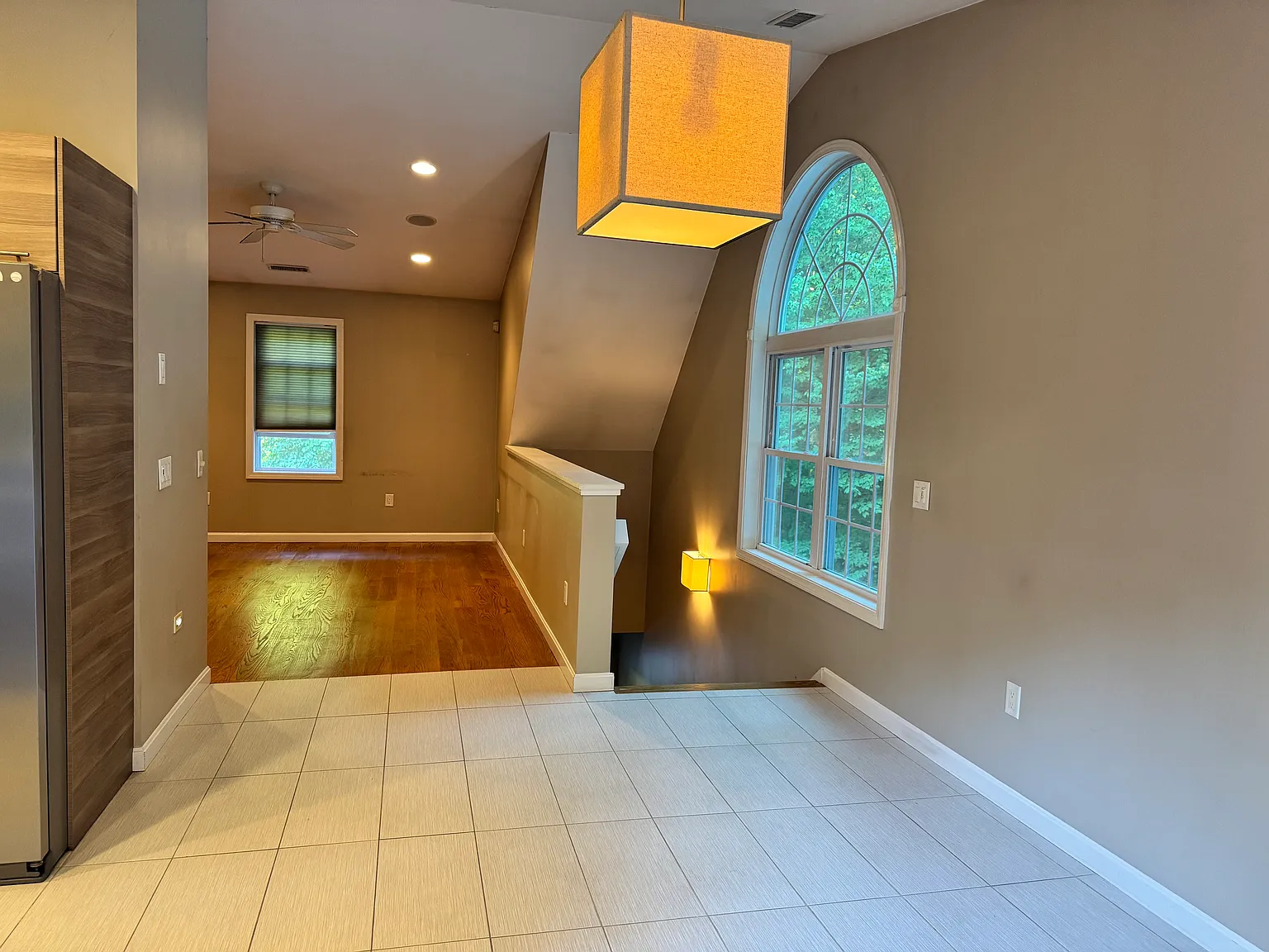 2 bed, 1000 sqft, $2,200 — Photo 2